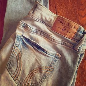 Hollister light wash size 26x31